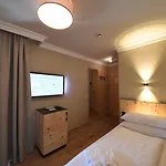 Hotel Held 4*