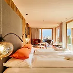 Held - Hotel&spa , 4 Sterne Superior, Zillertal Hotel Fügen