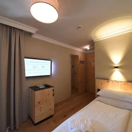 Hotel Held 4*